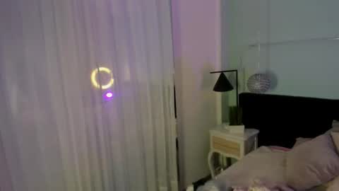Snapshot of evaa_stevens chatting on September 18, 1:20 pm julieth online show from September 18, 1:20 pm