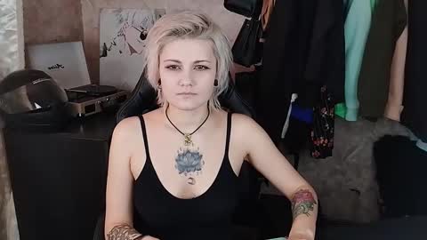 Eva Brownie online show from March 4, 8:24 am