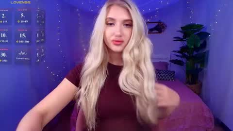 Eva  online show from July 5, 3:02 am