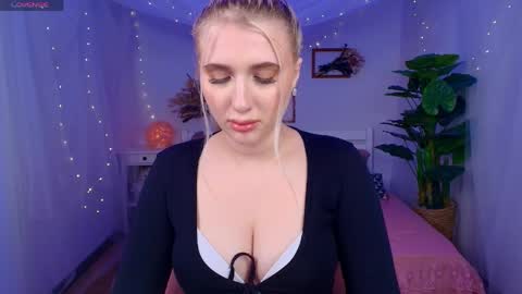 Eva  online show from June 6, 2:51 am