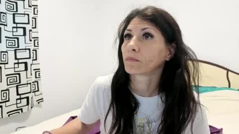 hornycrissyyourlove online show from June 28, 2:40 am
