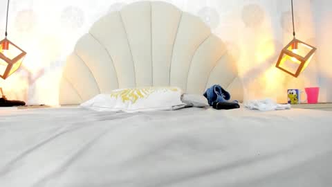 E V A  online show from March 19, 5:56 am