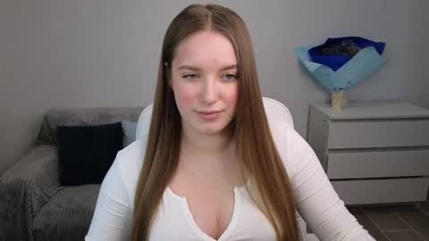 Snapshot of evajuly chatting on February 8, 5:51 am Eva online show from February 8, 5:51 am