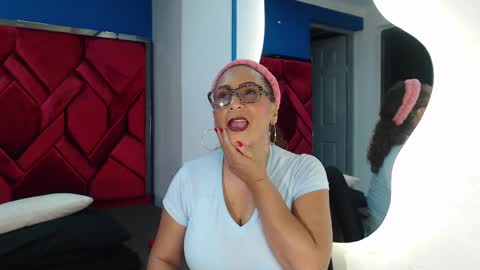 Snapshot of evamills1 chatting on February 26, 2:27 pm Eva Mills online show from February 26, 2:27 pm