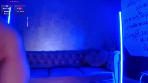 Snapshot of evanew_ chatting on October 3, 7:52 pm Eva online show from October 3, 7:52 pm
