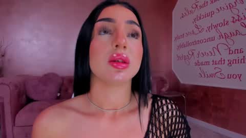 Snapshot of evanew_ chatting on February 16, 6:43 pm Eva online show from February 16, 6:43 pm