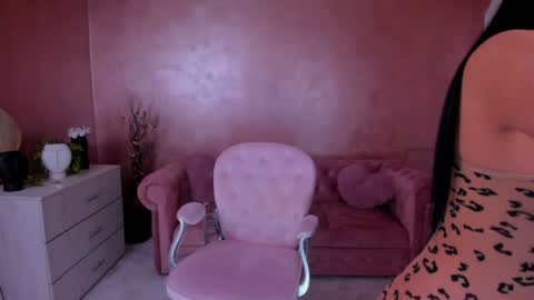 Snapshot of evanew_ chatting on February 8, 7:05 pm Eva online show from February 8, 7:05 pm