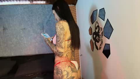 evangeline_hell online show from May 11, 2:45 pm