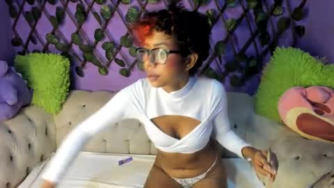 Snapshot of evangely15_ chatting on September 23, 12:03 pm evangely15_ online show from September 23, 12:03 pm