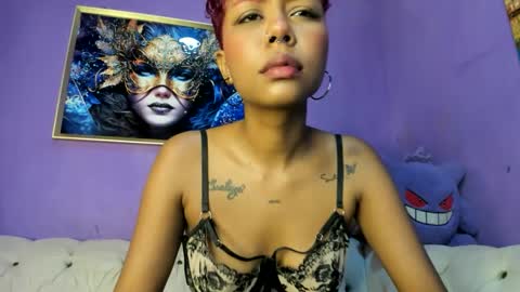 Snapshot of evangely15_ chatting on October 10, 11:59 am evangely15_ online show from October 10, 11:59 am