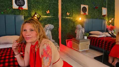  Evangelyne  online show from December 17, 8:24 pm