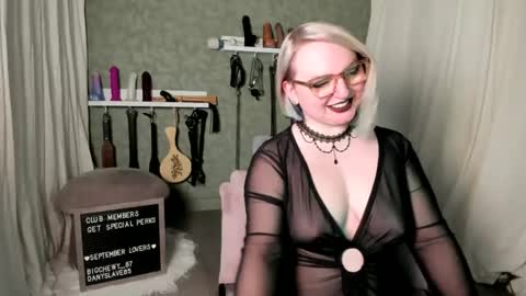 Evan Harlowe online show from November 1, 8:35 pm