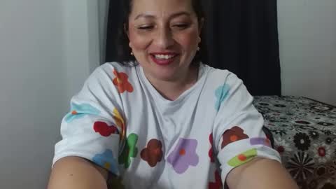 Snapshot of evansvictoria chatting on February 28, 1:37 am Victoria online show from February 28, 1:37 am