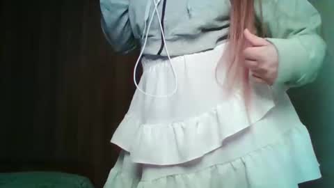 evasapples2026 online show from April 16, 8:19 pm