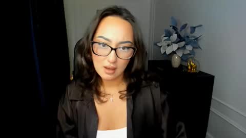 evasarazardje online show from November 20, 7:15 pm