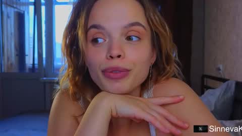 Snapshot of evasinn_ chatting on October 10, 1:27 pm Eva online show from October 10, 1:27 pm