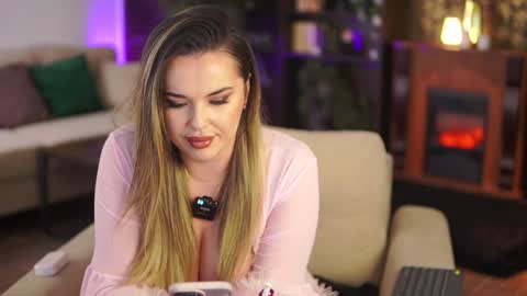 Snapshot of evasunderland chatting on January 22, 9:11 pm Eva online show from January 22, 9:11 pm