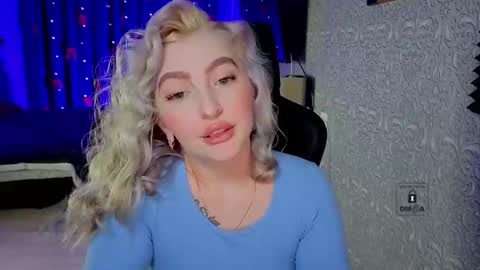 evavibe online show from March 6, 3:51 pm