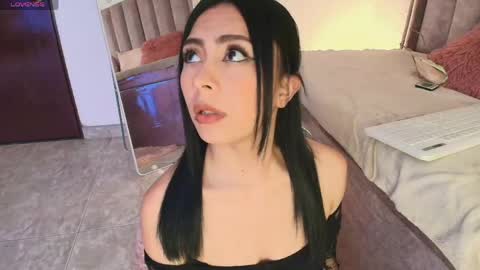 Evette   online show from May 30, 4:54 am