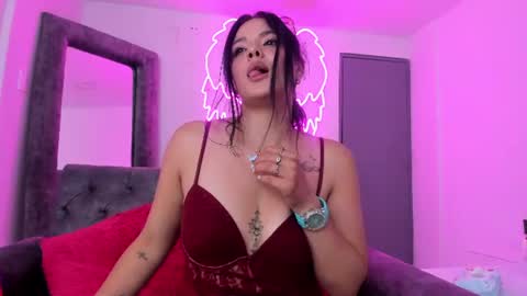 evelin__thompsson online show from July 25, 3:35 am