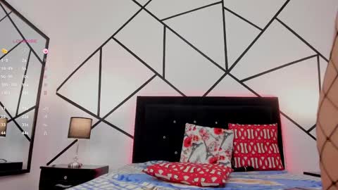 Snapshot of evelin_diaz_ chatting on January 15, 9:30 pm Evelin online show from January 15, 9:30 pm
