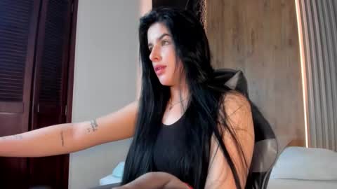 E V E L I N online show from February 3, 2:10 am