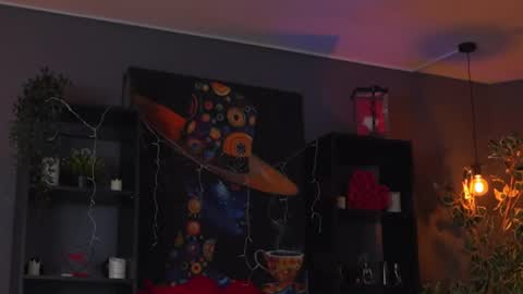 Evelyn online show from April 11, 6:55 pm