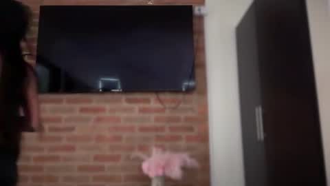 E V E L Y N  online show from December 4, 12:51 pm