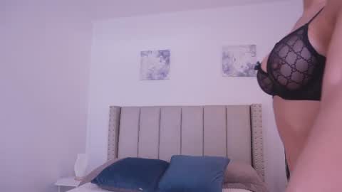 Evelyn online show from July 14, 2:11 pm