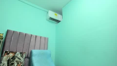 evelyn_morgan1 online show from July 10, 12:01 am