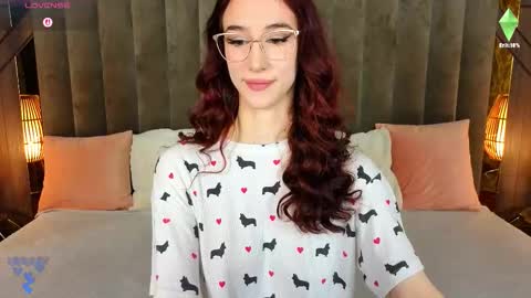 Snapshot of evelyn_rush1 chatting on October 1, 3:28 pm evelyn rush1 online show from October 1, 3:28 pm