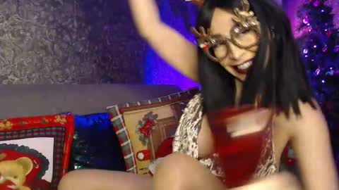 Snapshot of evelynagrey chatting on December 21, 5:03 am EvelynaGrey online show from December 21, 5:03 am