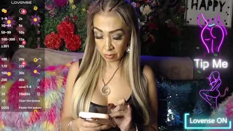 Snapshot of evelynagrey chatting on February 4, 4:37 am EvelynaGrey online show from February 4, 4:37 am