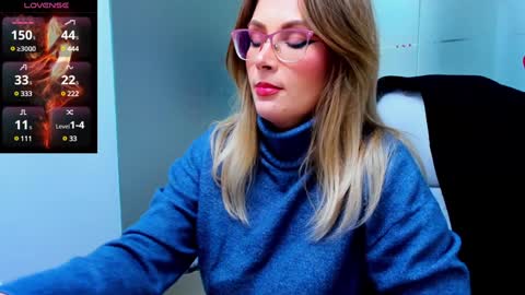 evelyne_rose online show from February 5, 6:24 am