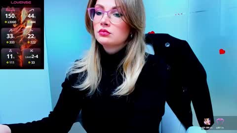 evelyne_rose online show from March 7, 6:13 am