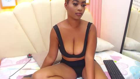 Snapshot of evelynheather_ chatting on October 16, 7:33 am Saray online show from October 16, 7:33 am