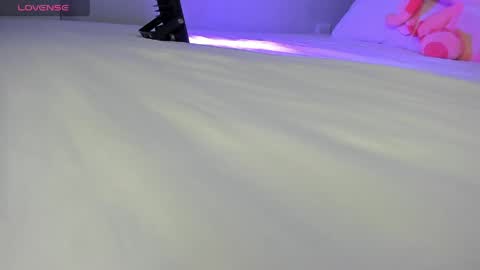 LAURA SOFIA  INDEPENDENT MODEL FOLLOW ME NOW ALMOST 10000 FOLLOWERS online show from June 3, 7:41 pm