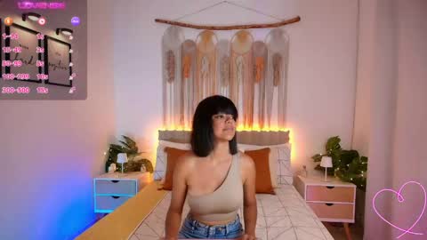 Evy Owen online show from May 20, 2:25 pm