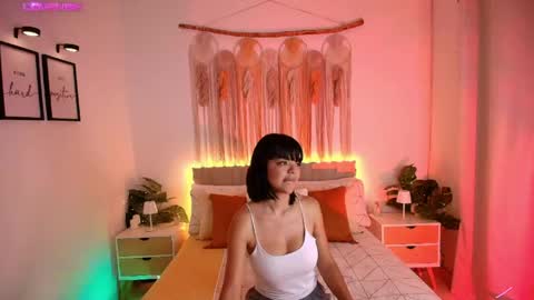 Evy Owen online show from May 28, 2:04 pm