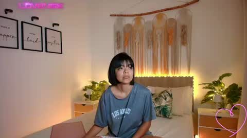Evy Owen online show from July 28, 1:32 pm