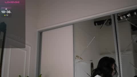 Snapshot of eveselene chatting on October 9, 4:49 am Eveselene online show from October 9, 4:49 am