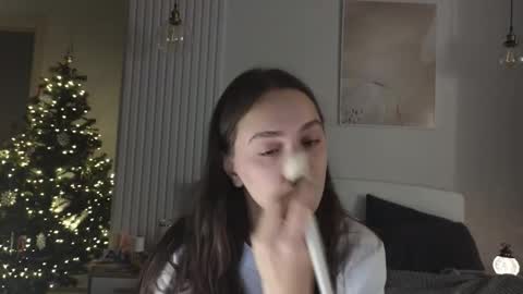 evi_woow online show from December 16, 1:11 am