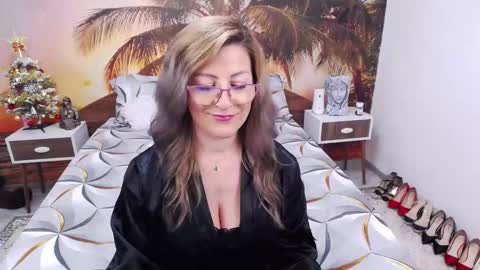 Snapshot of eviajoness chatting on December 10, 10:26 pm Evia online show from December 10, 10:26 pm
