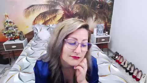 Snapshot of eviajoness chatting on December 11, 9:23 pm Evia online show from December 11, 9:23 pm