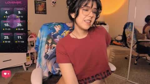 Snapshot of evie_luna chatting on December 28, 3:47 am Evie Luna online show from December 28, 3:47 am