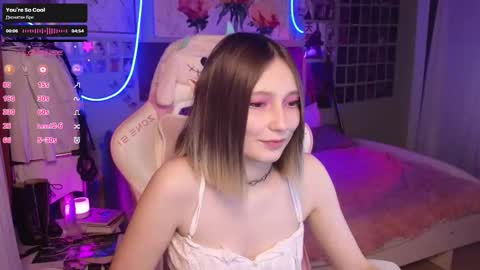 Snapshot of evie_rosen chatting on October 18, 12:46 am Evie online show from October 18, 12:46 am