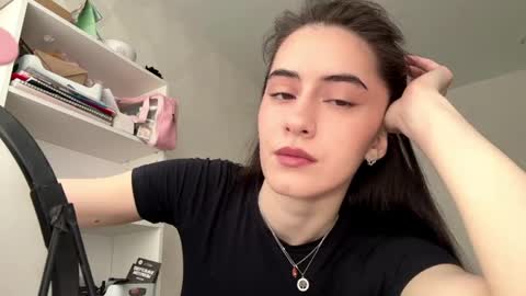 Chloe online show from May 23, 2:26 pm
