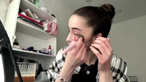 Chloe online show from May 30, 3:42 pm