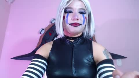 Snapshot of evybubbles_ chatting on October 4, 11:20 pm Im Evy online show from October 4, 11:20 pm