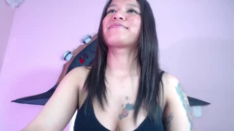 Snapshot of evybubbles_ chatting on September 25, 5:44 pm Im Evy online show from September 25, 5:44 pm